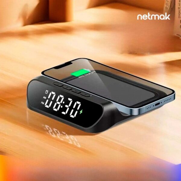 RELOJ DESPERTADOR DIGITAL / CARGADOR INALAMBRICO NETMAK - Imagen 3